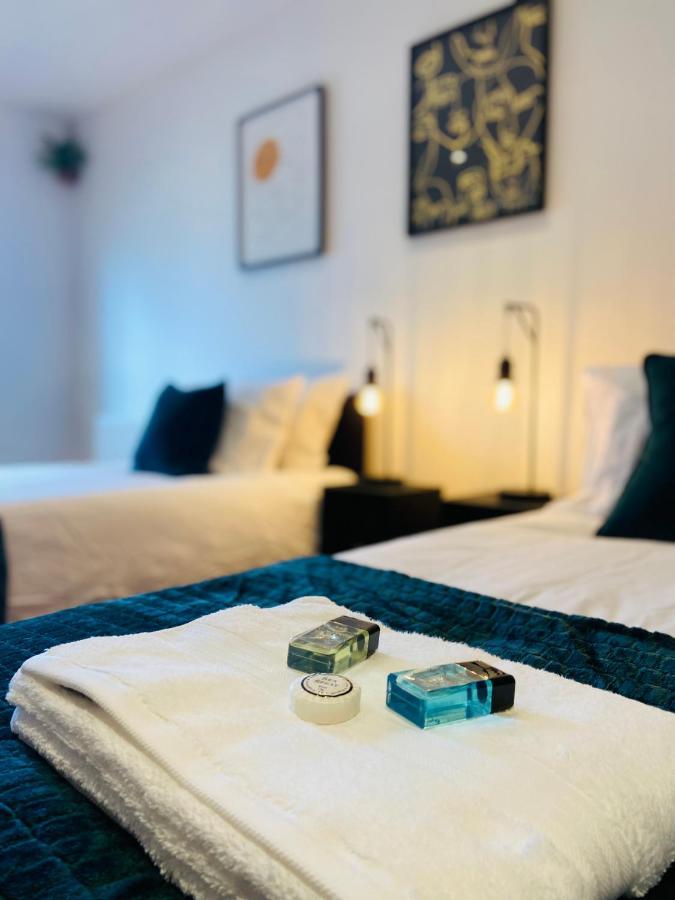 2 Bedroom, 2 Bathroom Apartment With Free Parking In A Great Location Cambridge  Bagian luar foto